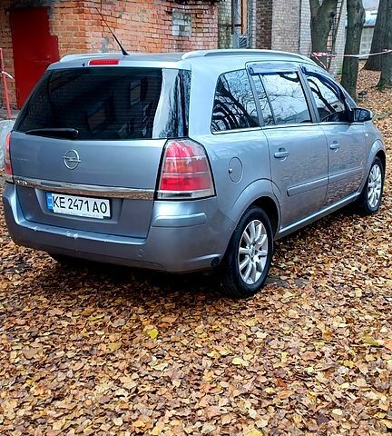 Сірий Опель Зафіра, об'ємом двигуна 1.6 л та пробігом 300 тис. км за 4950 $, фото 6 на Automoto.ua