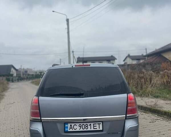 Серый Опель Зафира, объемом двигателя 1.91 л и пробегом 380 тыс. км за 3999 $, фото 2 на Automoto.ua