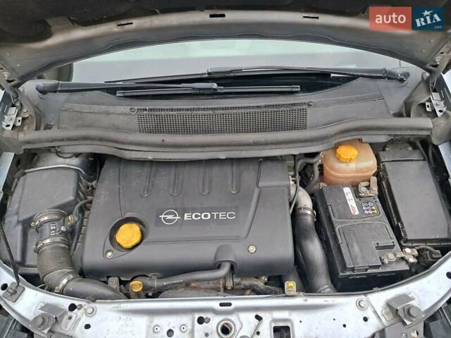 Серый Опель Зафира, объемом двигателя 1.9 л и пробегом 278 тыс. км за 4500 $, фото 75 на Automoto.ua
