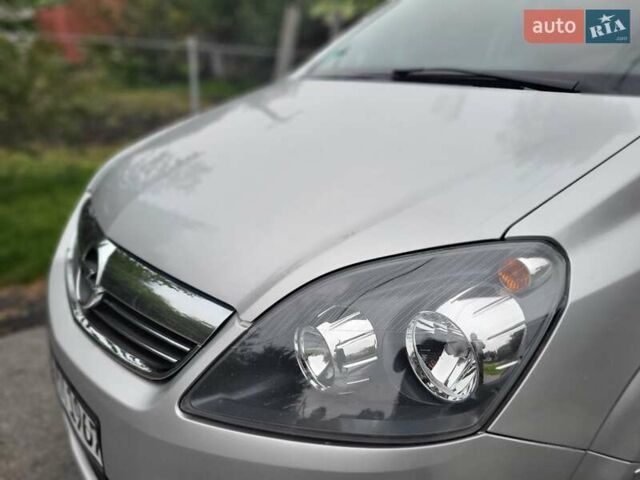 Сірий Опель Зафіра, об'ємом двигуна 1.8 л та пробігом 192 тис. км за 5700 $, фото 13 на Automoto.ua