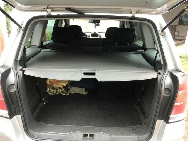 Серый Опель Зафира, объемом двигателя 0 л и пробегом 3 тыс. км за 5500 $, фото 12 на Automoto.ua