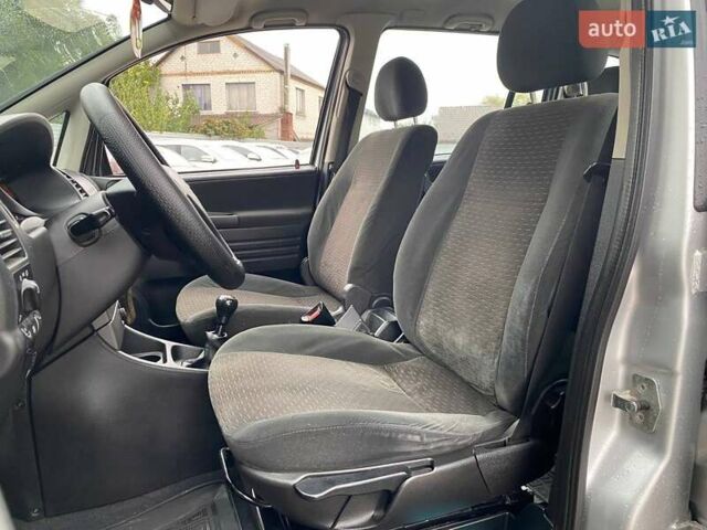 Серый Опель Зафира, объемом двигателя 1.8 л и пробегом 267 тыс. км за 4790 $, фото 8 на Automoto.ua