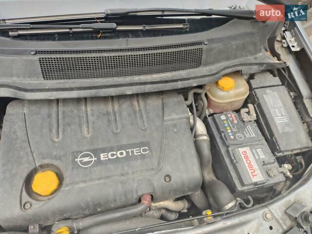 Опель Зафира 2005 в Львове на Automoto.ua Серый Опель Зафира, объемом двигателя 1.91 л и пробегом 322 тыс. км за 4750 $, фото 24 на Automoto.ua