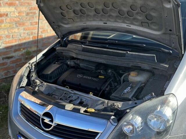 Сірий Опель Зафіра, об'ємом двигуна 1.6 л та пробігом 210 тис. км за 5100 $, фото 8 на Automoto.ua