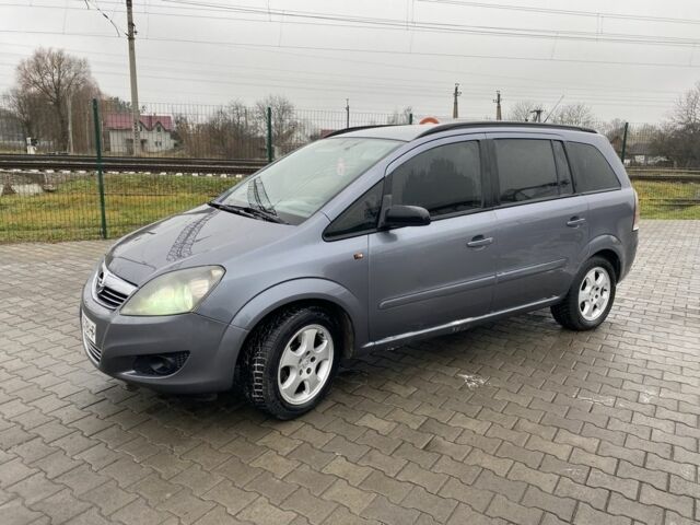 Серый Опель Зафира, объемом двигателя 1.9 л и пробегом 300 тыс. км за 3950 $, фото 2 на Automoto.ua