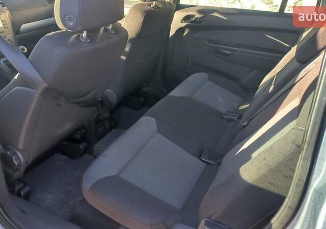 Опель Зафира 2005 в Тернополе на Automoto.ua Серый Опель Зафира, объемом двигателя 1.91 л и пробегом 258 тыс. км за 4899 $, фото 2 на Automoto.ua