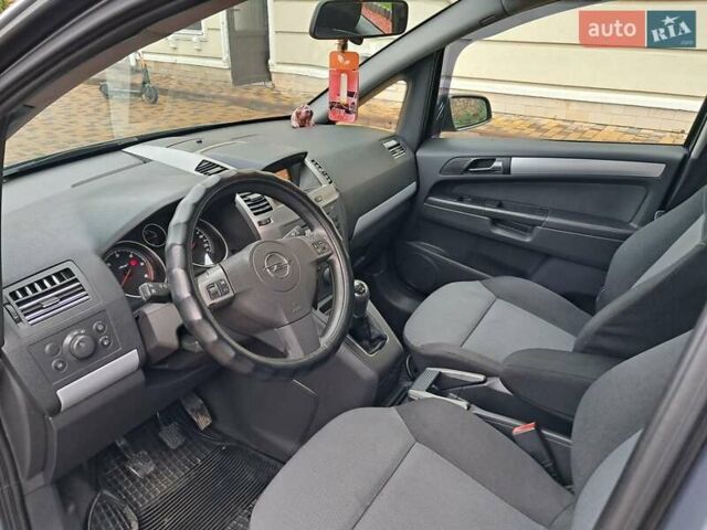 Серый Опель Зафира, объемом двигателя 1.9 л и пробегом 278 тыс. км за 4500 $, фото 50 на Automoto.ua