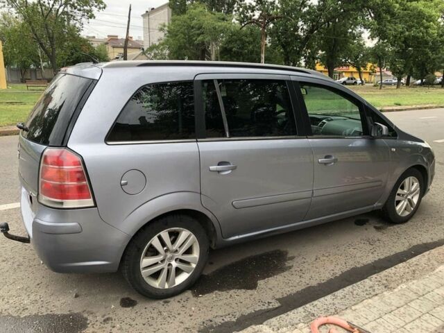 Сірий Опель Зафіра, об'ємом двигуна 1.9 л та пробігом 300 тис. км за 3500 $, фото 1 на Automoto.ua