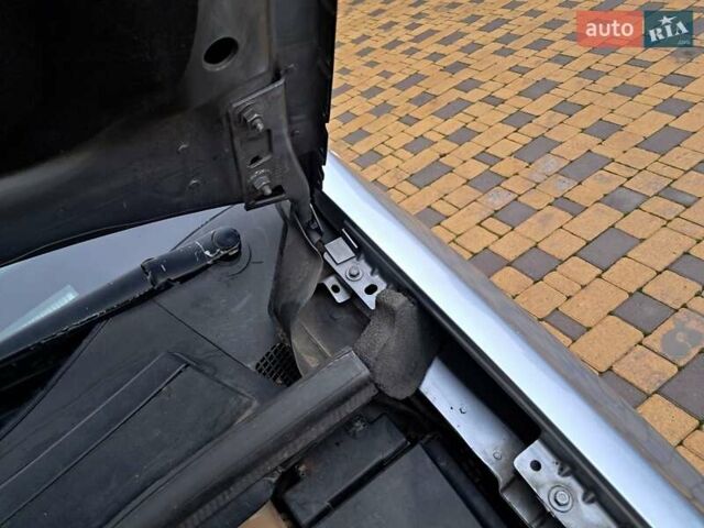 Серый Опель Зафира, объемом двигателя 1.9 л и пробегом 278 тыс. км за 4500 $, фото 73 на Automoto.ua