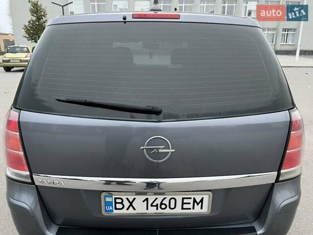 Серый Опель Зафира, объемом двигателя 1.6 л и пробегом 218 тыс. км за 5400 $, фото 6 на Automoto.ua