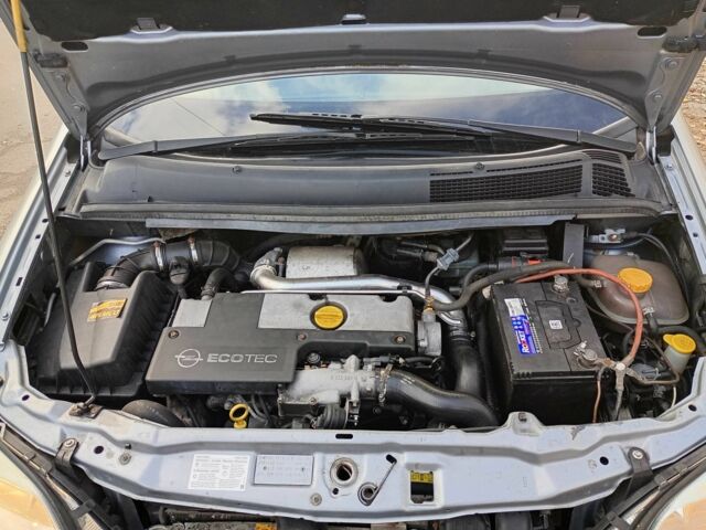 Сірий Опель Зафіра, об'ємом двигуна 2 л та пробігом 267 тис. км за 2600 $, фото 13 на Automoto.ua