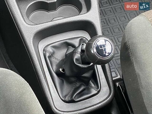 Серый Опель Зафира, объемом двигателя 1.8 л и пробегом 267 тыс. км за 4790 $, фото 18 на Automoto.ua