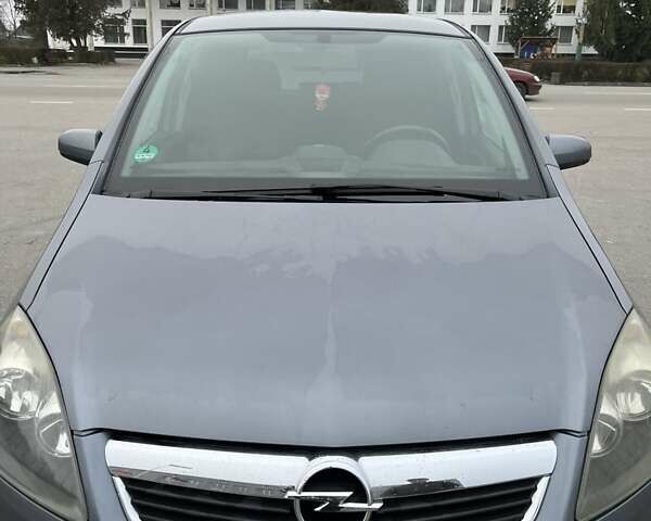 Серый Опель Зафира, объемом двигателя 1.6 л и пробегом 218 тыс. км за 5400 $, фото 5 на Automoto.ua