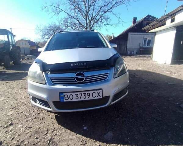 Серый Опель Зафира, объемом двигателя 1.9 л и пробегом 300 тыс. км за 5700 $, фото 6 на Automoto.ua