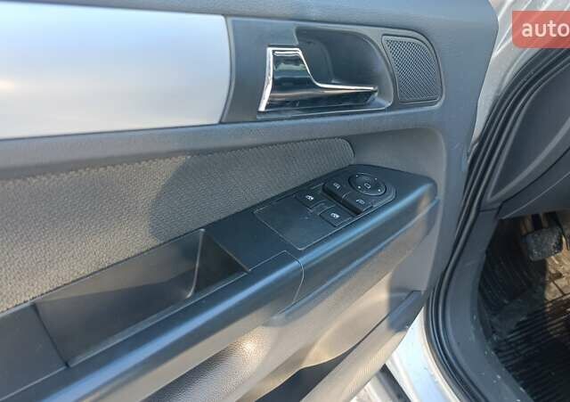 Серый Опель Зафира, объемом двигателя 1.91 л и пробегом 332 тыс. км за 5750 $, фото 13 на Automoto.ua