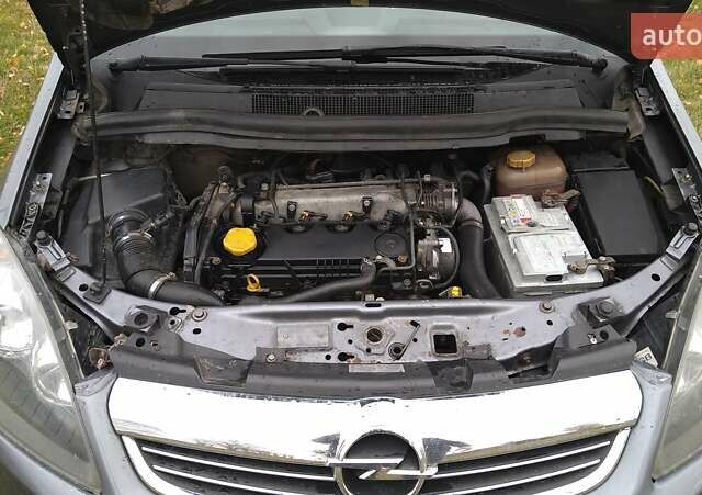 Серый Опель Зафира, объемом двигателя 1.91 л и пробегом 380 тыс. км за 3700 $, фото 10 на Automoto.ua