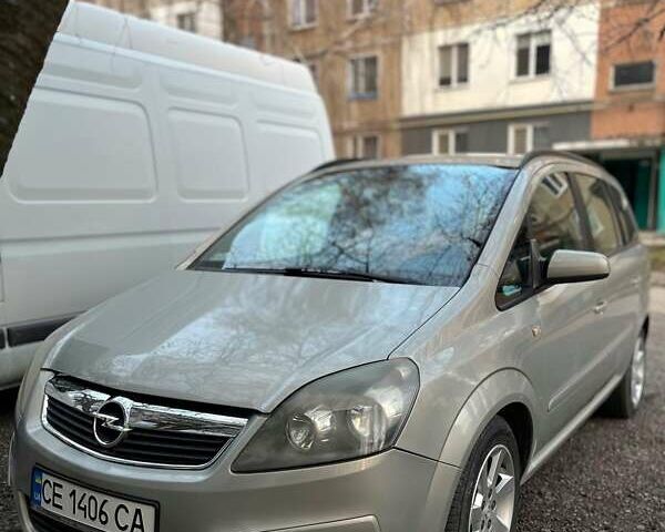 Серый Опель Зафира, объемом двигателя 1.9 л и пробегом 261 тыс. км за 5200 $, фото 2 на Automoto.ua