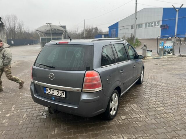 Серый Опель Зафира, объемом двигателя 1.9 л и пробегом 271 тыс. км за 2850 $, фото 8 на Automoto.ua