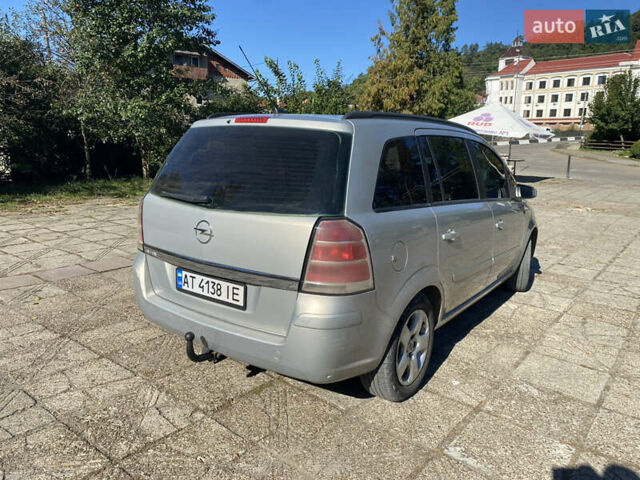Сірий Опель Зафіра, об'ємом двигуна 1.6 л та пробігом 324 тис. км за 4700 $, фото 4 на Automoto.ua
