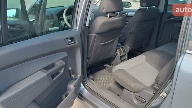 Серый Опель Зафира, объемом двигателя 1.8 л и пробегом 224 тыс. км за 6200 $, фото 2 на Automoto.ua