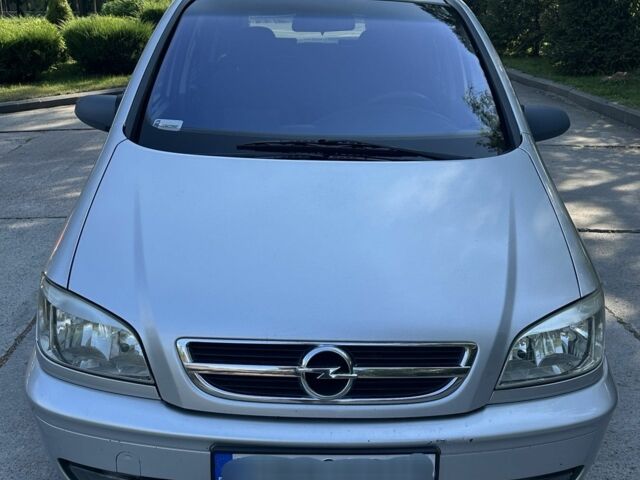Серый Опель Зафира, объемом двигателя 2 л и пробегом 270 тыс. км за 3000 $, фото 5 на Automoto.ua