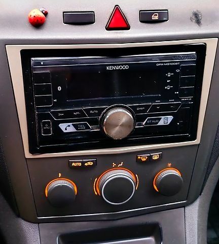 Сірий Опель Зафіра, об'ємом двигуна 1.6 л та пробігом 300 тис. км за 4950 $, фото 13 на Automoto.ua