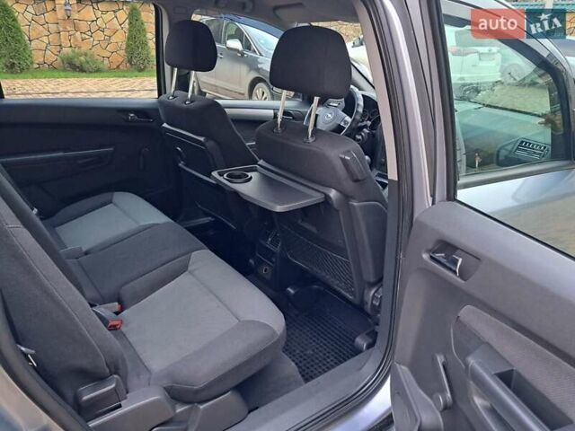 Серый Опель Зафира, объемом двигателя 1.9 л и пробегом 278 тыс. км за 4500 $, фото 37 на Automoto.ua