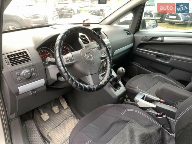 Серый Опель Зафира, объемом двигателя 1.8 л и пробегом 330 тыс. км за 5940 $, фото 22 на Automoto.ua
