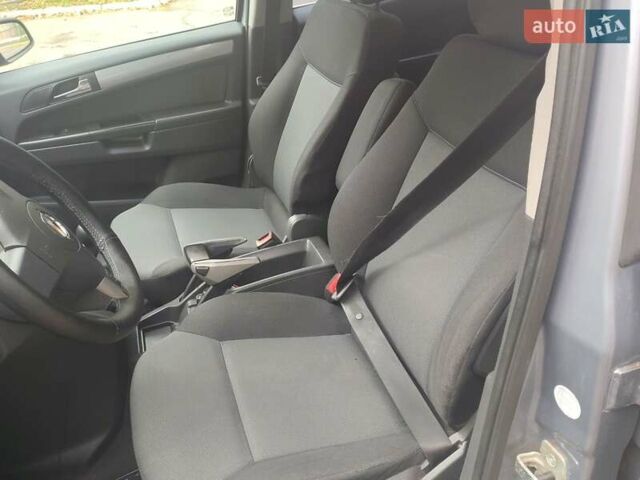 Опель Зафира 2005 в Львове на Automoto.ua Серый Опель Зафира, объемом двигателя 1.91 л и пробегом 322 тыс. км за 4750 $, фото 17 на Automoto.ua