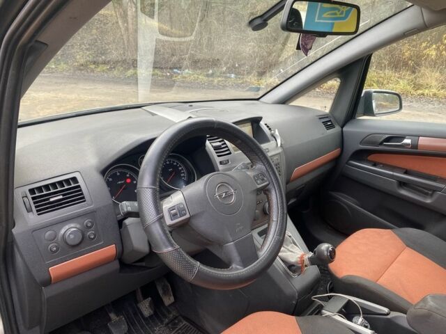 Серый Опель Зафира, объемом двигателя 0 л и пробегом 250 тыс. км за 1950 $, фото 7 на Automoto.ua