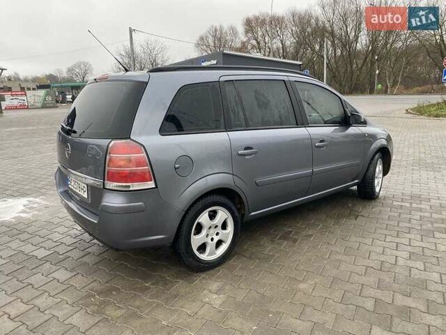 Серый Опель Зафира, объемом двигателя 1.9 л и пробегом 300 тыс. км за 3950 $, фото 3 на Automoto.ua
