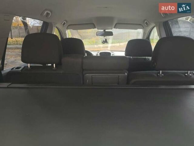 Опель Зафира 2005 в Львове на Automoto.ua Серый Опель Зафира, объемом двигателя 1.91 л и пробегом 322 тыс. км за 4750 $, фото 11 на Automoto.ua