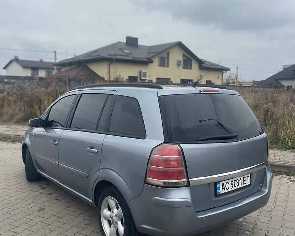 Серый Опель Зафира, объемом двигателя 1.91 л и пробегом 380 тыс. км за 3999 $, фото 4 на Automoto.ua