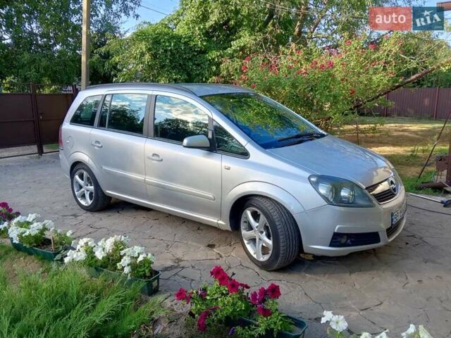 Серый Опель Зафира, объемом двигателя 1.6 л и пробегом 240 тыс. км за 5300 $, фото 25 на Automoto.ua
