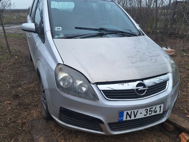 Сірий Опель Зафіра, об'ємом двигуна 1.9 л та пробігом 330 тис. км за 2500 $, фото 2 на Automoto.ua