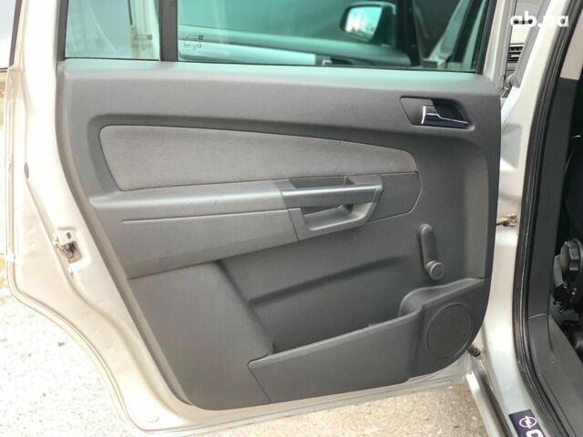 Опель Зафира 2005 в Виннице на Automoto.ua Серый Опель Зафира, объемом двигателя 1.8 л и пробегом 330 тыс. км за 6180 $, фото 16 на Automoto.ua