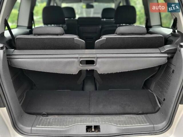 Сірий Опель Зафіра, об'ємом двигуна 1.8 л та пробігом 192 тис. км за 5700 $, фото 58 на Automoto.ua