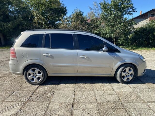 Сірий Опель Зафіра, об'ємом двигуна 1.6 л та пробігом 324 тис. км за 4700 $, фото 2 на Automoto.ua