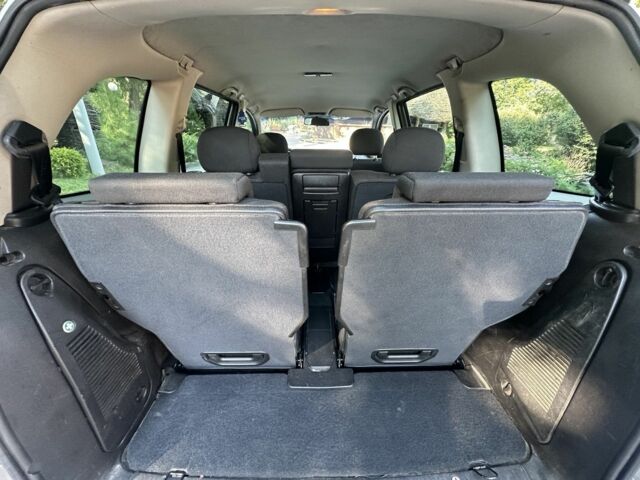 Серый Опель Зафира, объемом двигателя 2 л и пробегом 270 тыс. км за 3000 $, фото 11 на Automoto.ua