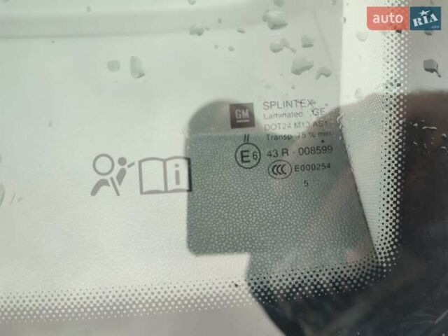 Серый Опель Зафира, объемом двигателя 1.6 л и пробегом 242 тыс. км за 5050 $, фото 15 на Automoto.ua