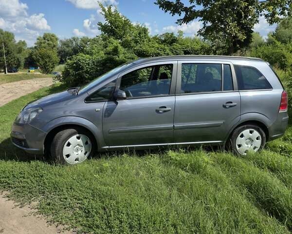 Серый Опель Зафира, объемом двигателя 1.6 л и пробегом 210 тыс. км за 5100 $, фото 11 на Automoto.ua