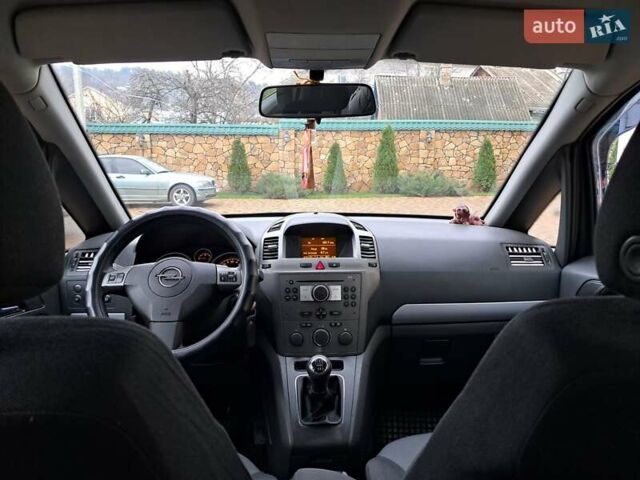 Серый Опель Зафира, объемом двигателя 1.9 л и пробегом 278 тыс. км за 4500 $, фото 54 на Automoto.ua