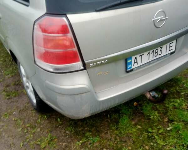 Сірий Опель Зафіра, об'ємом двигуна 1.6 л та пробігом 265 тис. км за 5300 $, фото 4 на Automoto.ua