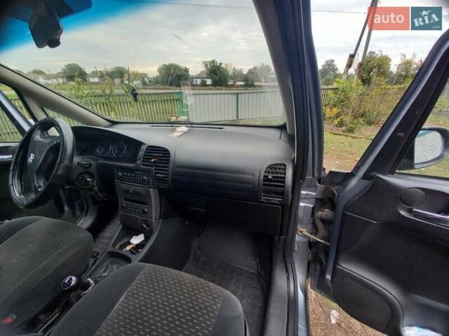 Серый Опель Зафира, объемом двигателя 2 л и пробегом 350 тыс. км за 5500 $, фото 5 на Automoto.ua