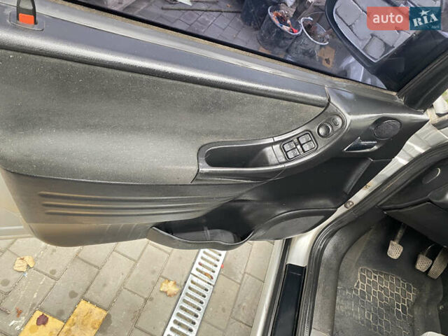 Серый Опель Зафира, объемом двигателя 2.2 л и пробегом 265 тыс. км за 5250 $, фото 15 на Automoto.ua