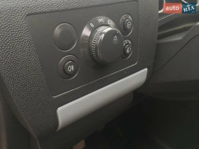 Опель Зафира 2005 в Львове на Automoto.ua Серый Опель Зафира, объемом двигателя 1.91 л и пробегом 322 тыс. км за 4750 $, фото 20 на Automoto.ua