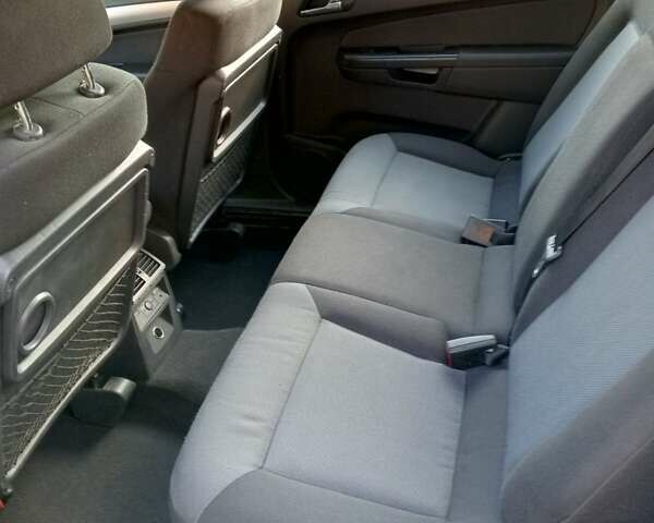 Серый Опель Зафира, объемом двигателя 1.6 л и пробегом 240 тыс. км за 5300 $, фото 11 на Automoto.ua