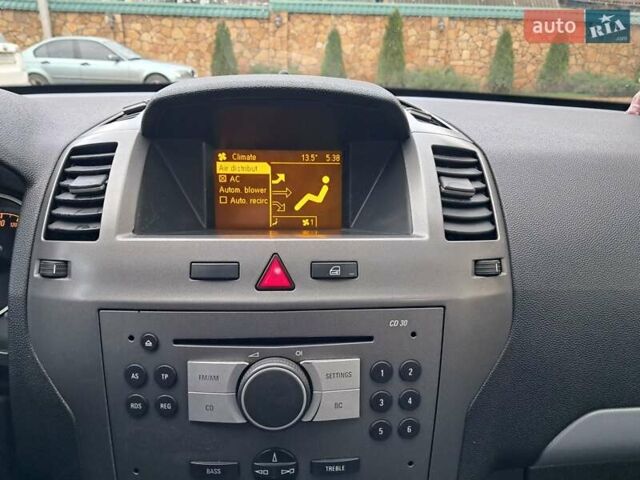 Серый Опель Зафира, объемом двигателя 1.9 л и пробегом 278 тыс. км за 4500 $, фото 56 на Automoto.ua