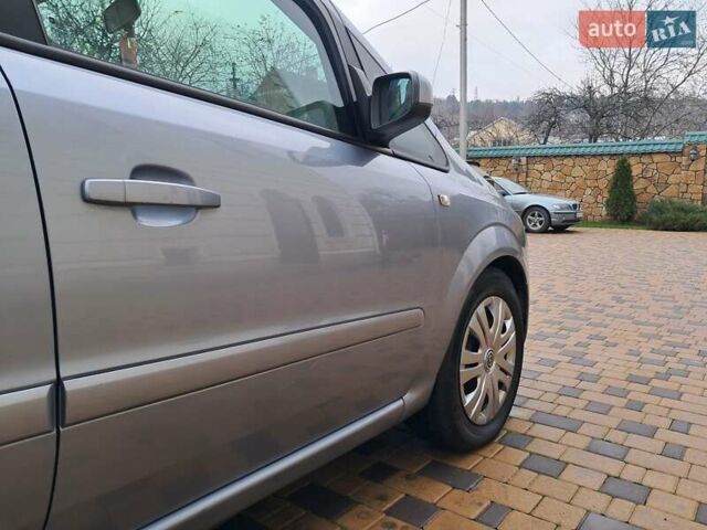 Серый Опель Зафира, объемом двигателя 1.9 л и пробегом 278 тыс. км за 4500 $, фото 67 на Automoto.ua