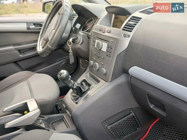 Серый Опель Зафира, объемом двигателя 1.91 л и пробегом 250 тыс. км за 4999 $, фото 16 на Automoto.ua